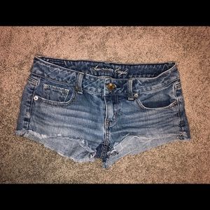 Distressed AEO shorts
